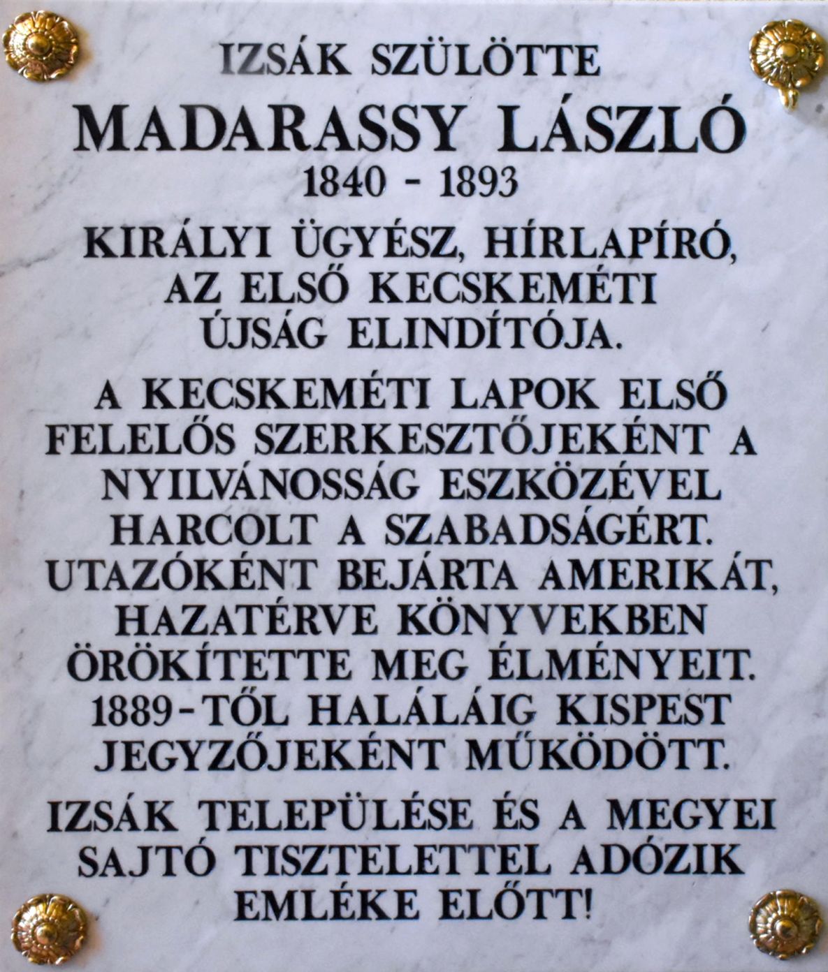 Madarassy László emléktábla Izsákon