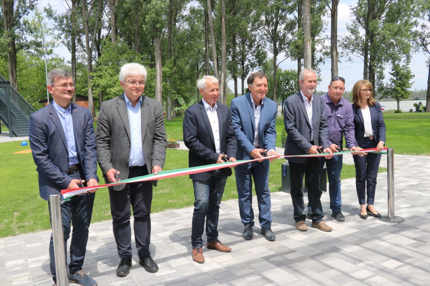 Korszakos jelentőségű fejlesztéseket adtak át a Vadkerti-tó üdülőövezetében