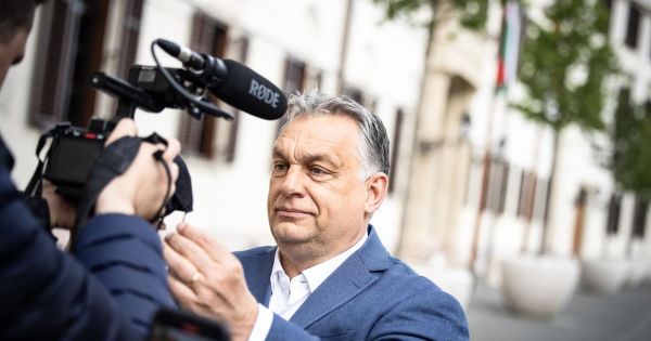 Orbán Viktor: „Kedves Maszk, goodbye!”