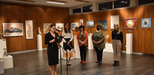 Megnyitották a Textilvarázslatok című kiállítást Kiskőrösön