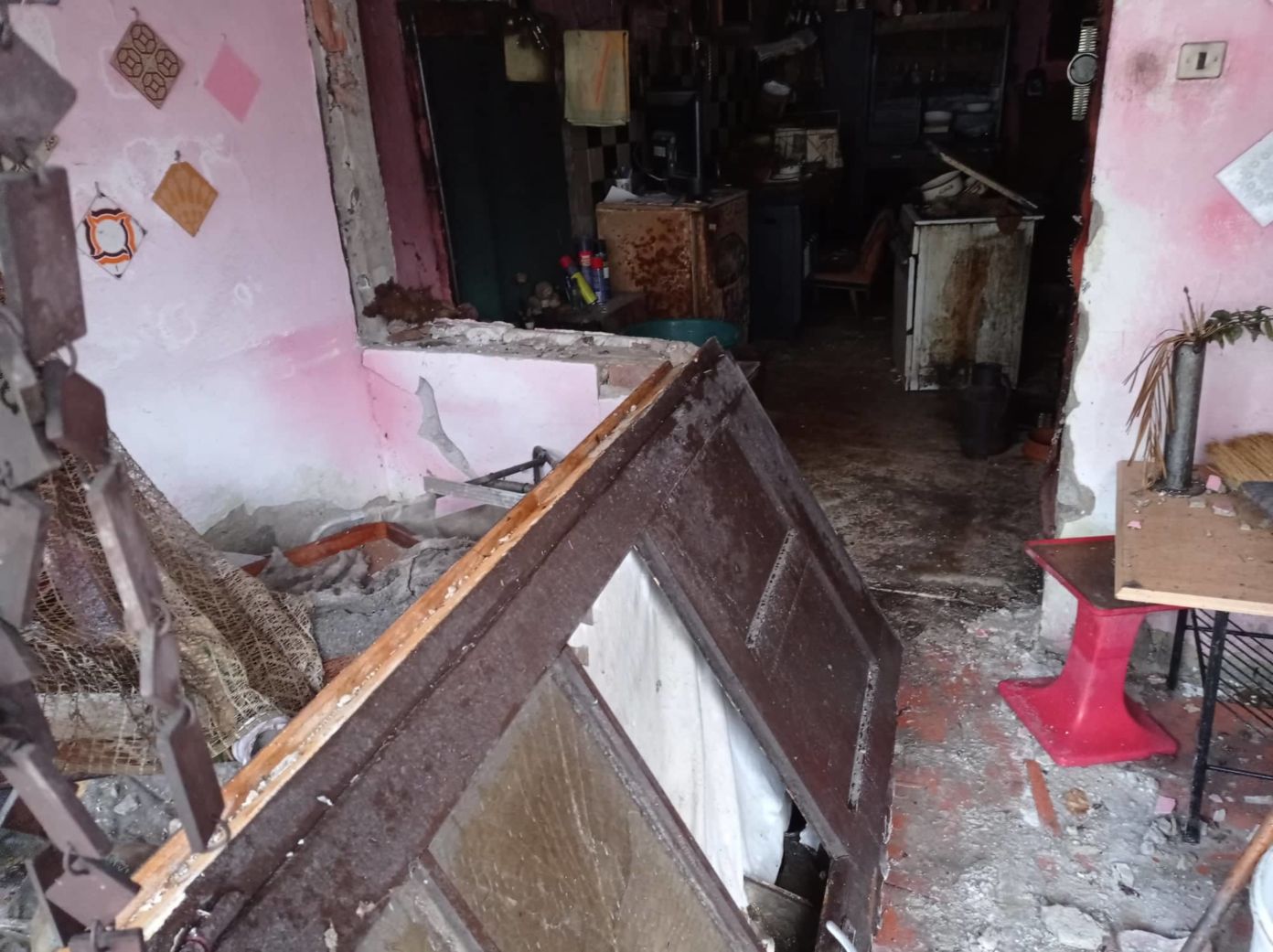 Szivárgó gáz okozott robbanást egy kiskőrösi családi házban