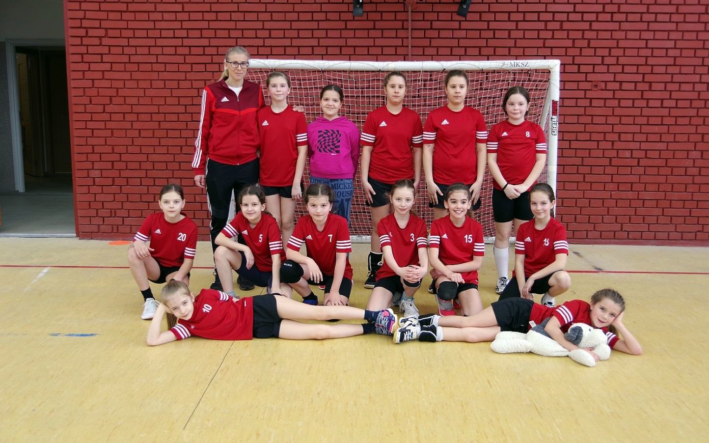 kisk-u10-nőikézi (57)