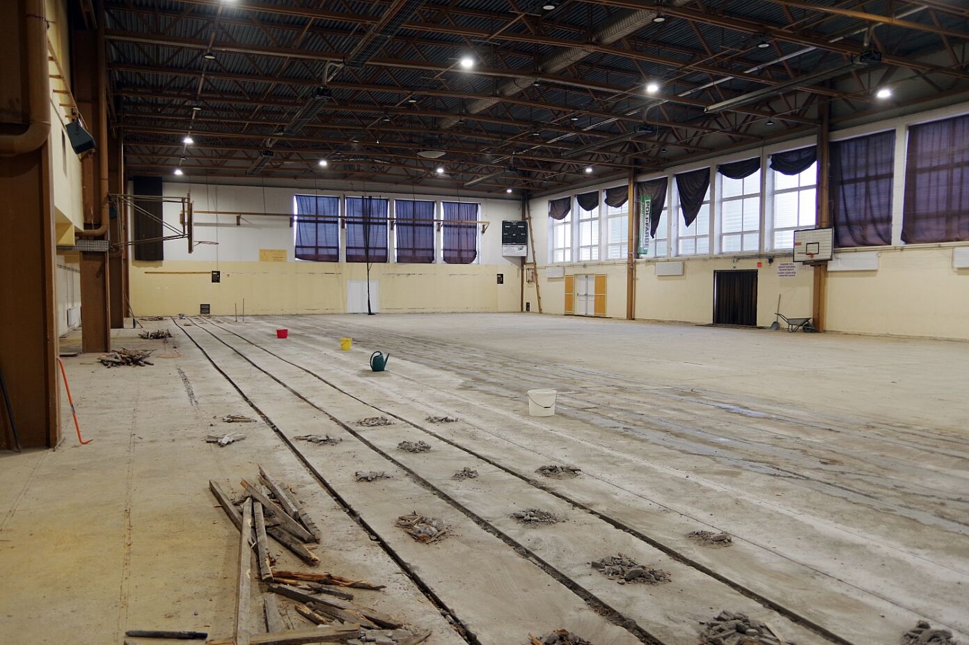 Elkezdődött a soltvadkerti sportcsarnok tetőszerkezetének és padlózatának felújítása