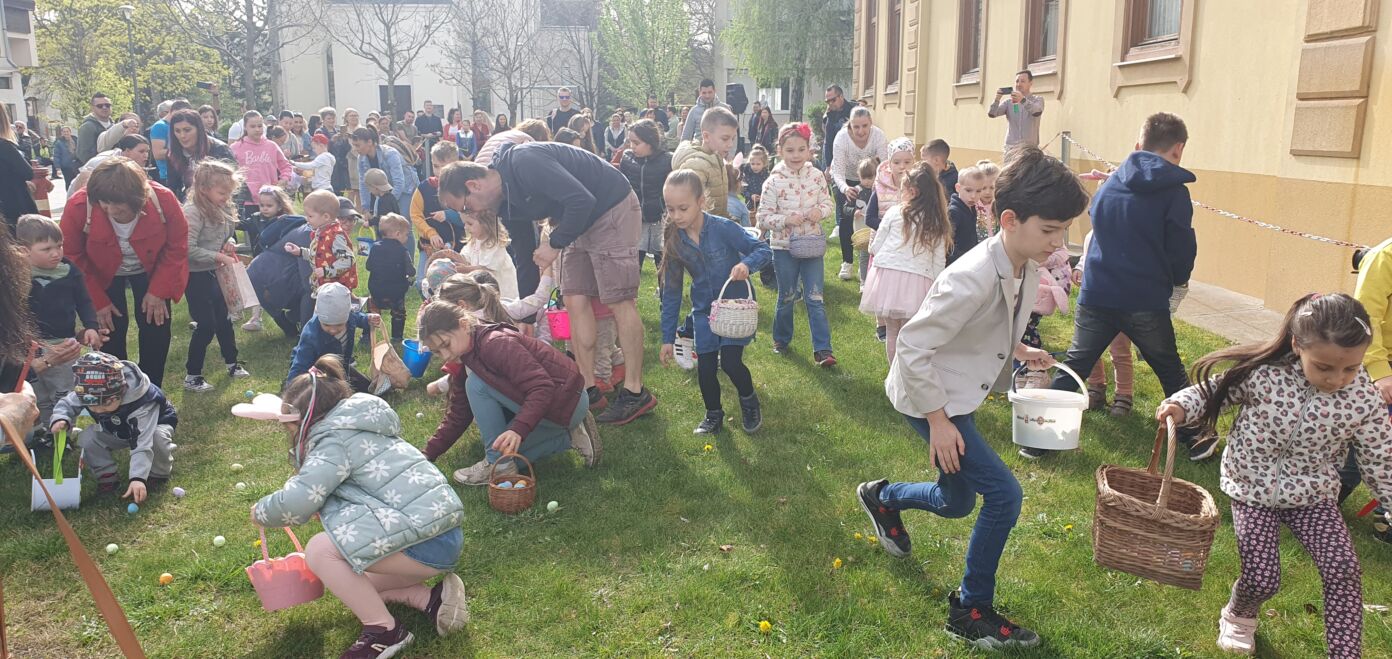 “EASTER EGG HUNT”, azaz húsvéti tojásvadászat a Kiskőrösért Egyesület szervezésében – VIDEÓVAL