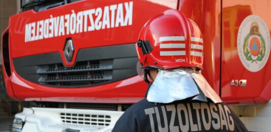 Egy füstölő égett kedden délelőtt Izsákon