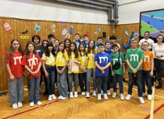 Felsős farsangi mulatság a KEVI Petőfi Sándor Általános Iskolájában