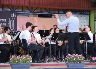 Telt ház és remek hangulat a keceli nyárzáró koncerten