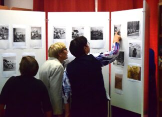 A régi munkásélet képeiből nyílt kiállítás “Szorgos kezek” címmel Akasztón