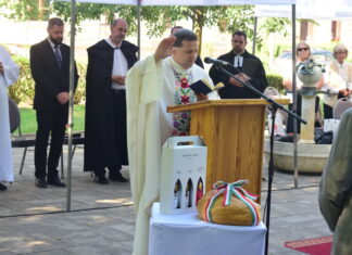 Államalapításunk ünnepén Kiskőrösön is megszentelték az új kenyeret és bort