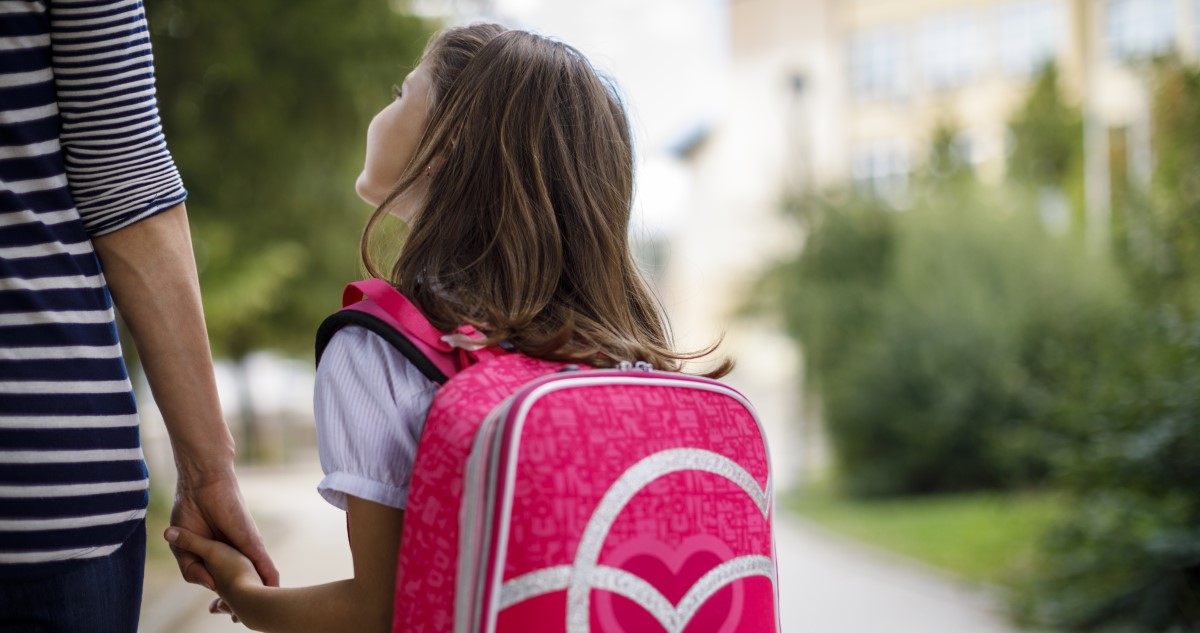 anya-iskolas-kislanyaval