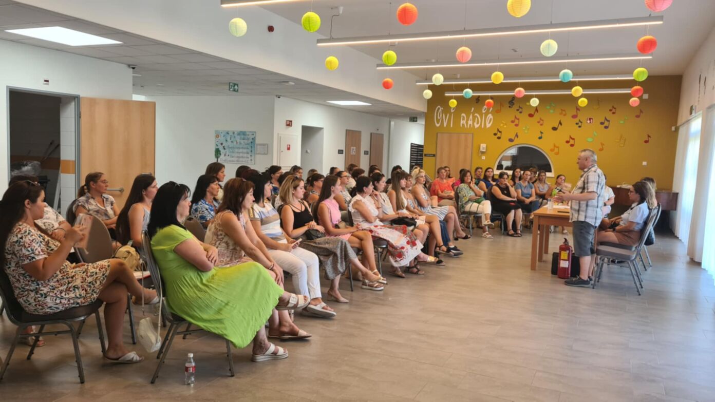 Nevelési év nyitó értekezlet a Kiskőrösi Óvodákban – három új dolgozót köszöntöttek