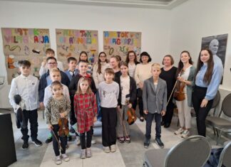 A Zene Világnapja alkalmából élményekkel teli koncerttel örvendeztették meg a diákokat a keceli iskolában