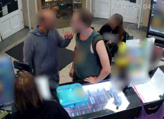 Bankautomatához kísérték áldozatukat a rablók