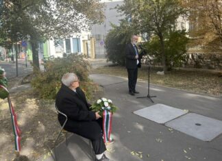Méltó módon emlékezett meg a KEVI 1956 hőseire és áldozataira