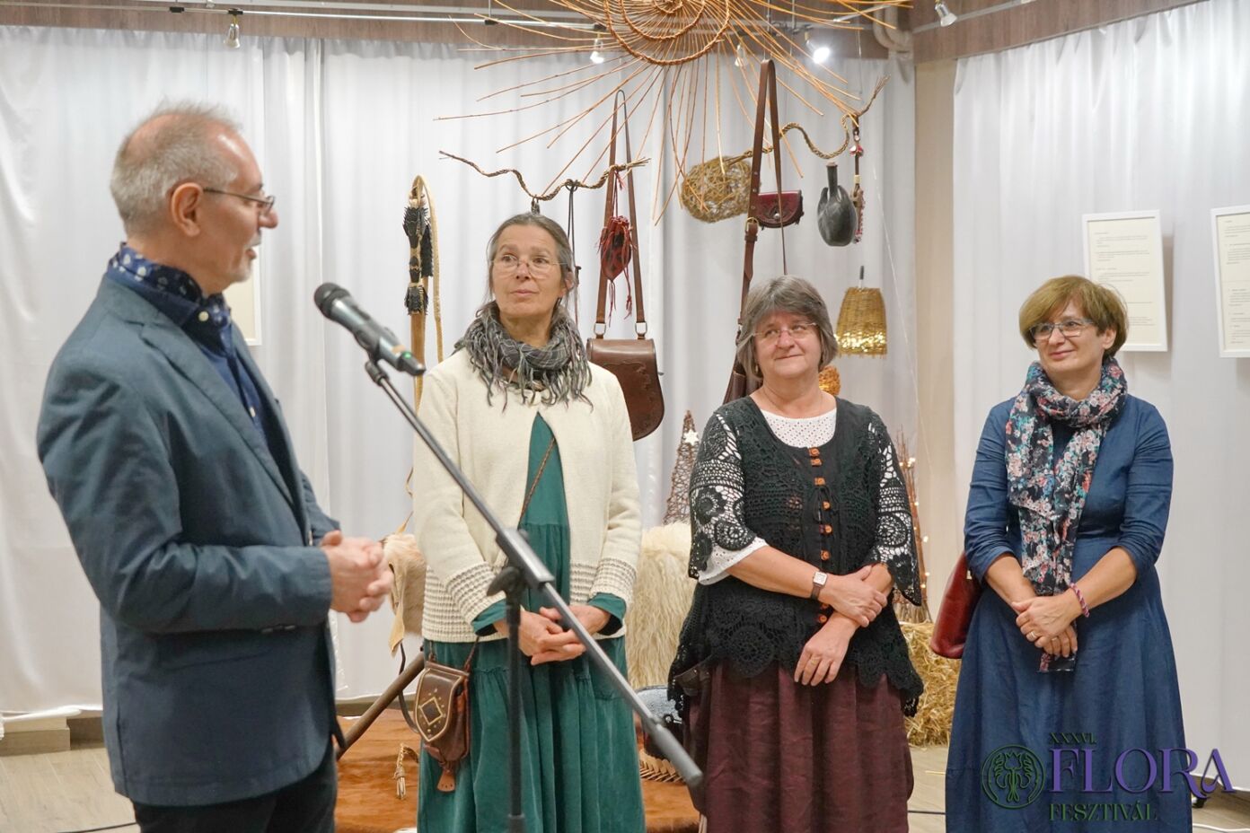 „Közös gyökerekből fonva, fűzve” – kiállításmegnyitó a FLORA Fesztivál első napján