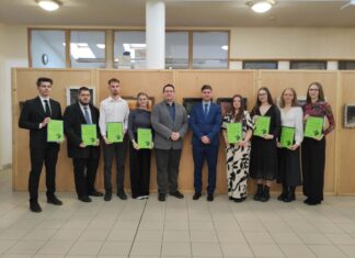 Kilenc kiváló tanulót jutalmazott Kecel Város Önkormányzata