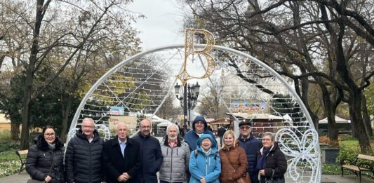 Testvérvárosi látogatás Kecelen – Schwarzenbruckiak a FLORA Fesztiválon