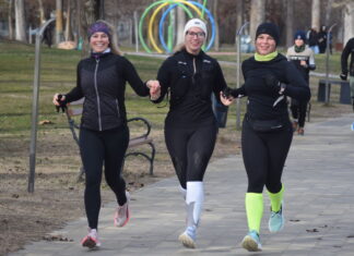 Óévbúcsúztató futás és csobbanás a Vadkerti-tónál – közel kétszázan ragadtak futócipőt