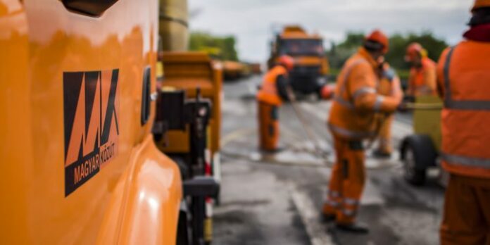 DSC_3884-720x360-1-696x348