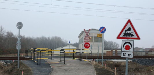 Elkészült a kerékpáros átvezetés ideiglenes megoldása Soltvadkertnél