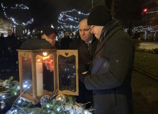 Az öröm lángja melegítette be a főteret – Advent harmadik vasárnapját ünnepelték Kiskőrösön