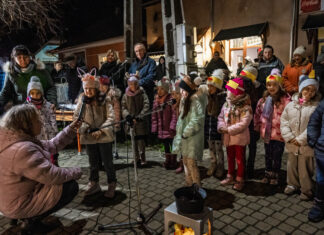 Advent második vasárnapját ünnepelték Izsák főterén