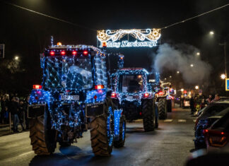 Harmadszor rendezték meg a karácsonyi traktoros felvonulást Izsákon