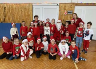 Mikulás-napi móka a KEVI alsó tagozatán
