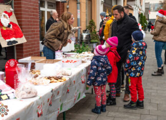I. Jótékonysági Mikulás Udvar a Petőfi Iskola Alapítvány javára