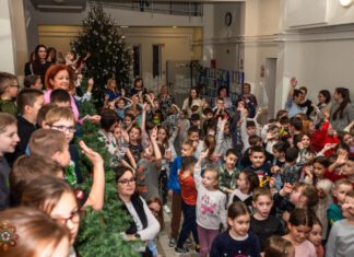 Adventi délutánt tartottak a KEVI általános iskolájában