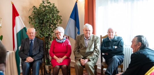 id. Káposzta Lajos, Dr. Kokrehel Hajnalka, Balogh Lajos és Kiskopárdi Lajos is elismerést vehetett át