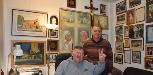 A Jóisten sokat ad, csak néha ronda csomagolásban – Lackfi János a Wojtylában vallott az élet pereméről és a szavak erejéről