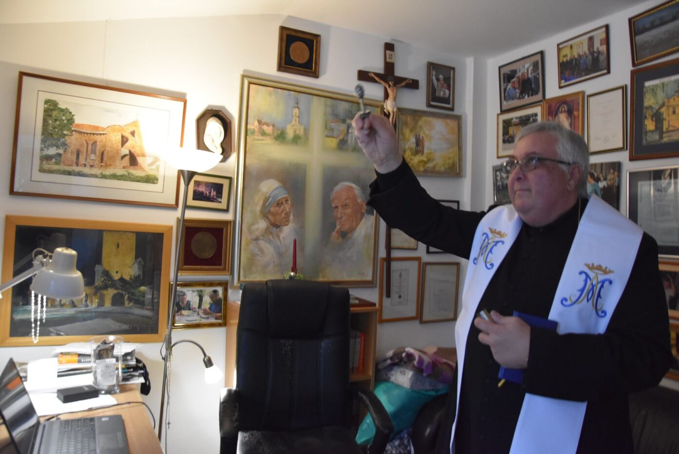 Ostorcsapásokkal és házszenteléssel ünnepelték a Vízkeresztet a Wojtyla Házban