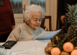 Páll Éva 100 éves – Száz év Erdélytől Izsákig, Éva néni élettörténete