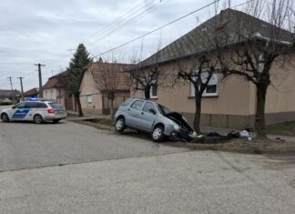 Árokba csapódott egy személyautó Kiskőrösön