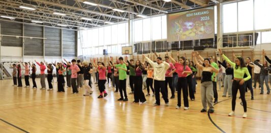 Vidámság és kreativitás a KEVI Petőfi Sándor Középiskola farsangján