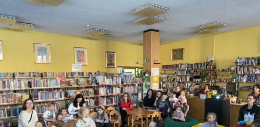 Mesével és álarckészítéssel búcsúztatták a telet a Petőfi Sándor Városi Könyvtárban