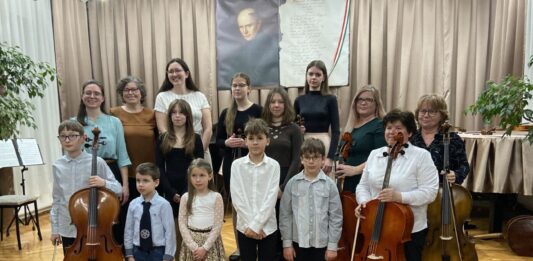 Korosztályokon átívelő vonós tanszaki hangversenyt rendeztek a Kiskőrösi SZÓ-LA-M Alapfokú Művészeti Iskolában