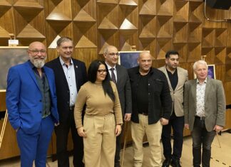 RomART Karaván – Roma művészek vándorkiállítása nyílt meg Kiskőrösön