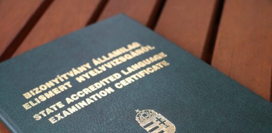 Nyelvvizsga árak 2026: akár 65 ezer forintba is kerülhet a B2-es vizsga