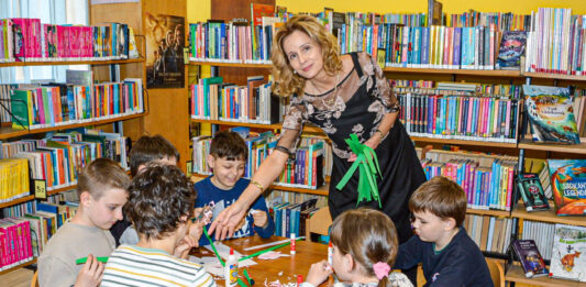 A KEVI Petőfi Sándor Általános Iskolájának 1.b osztályában Dicsa Tiborné Matusik Mária lesz az osztályfőnök