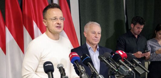 Szijjártó Péter Kiskőrösön járt: mindent megtesz a kormány, hogy az ukránok ne tudjanak olajellátási vészhelyzetet előidézni Magyarországon