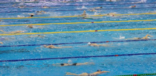 Remekeltek a KEVI úszói a Vármegyei Diákolimpián