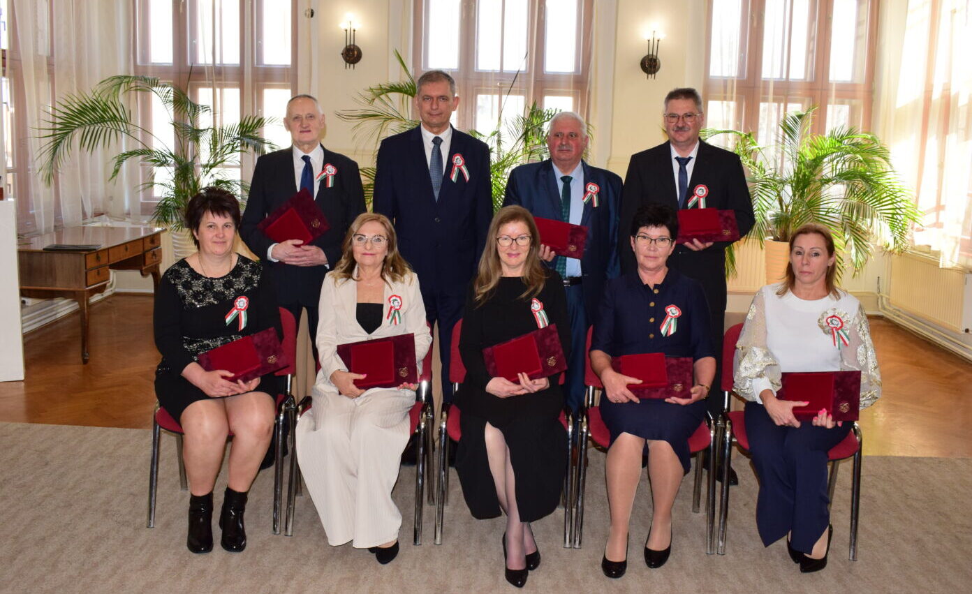 Március 15. Kiskőrösön: Ünnepi műsor, városi kitüntetések átadása, kokárdatűzés