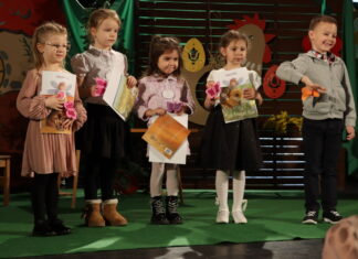 „Mese, mese, mátka” címmel rendeztek versmondó napot és rajzkiállítást