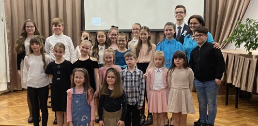 Zongoradallamok minden korosztálytól – tanszaki hangversenyt tartottak a Kiskőrösi SZÓ-LA-M Alapfokú Művészeti Iskolában