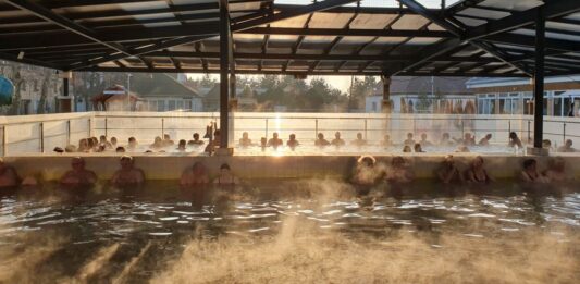 Változnak a belépők: májustól új tarifák lépnek életbe a Kiskőrösi Rónaszéki Fürdőben