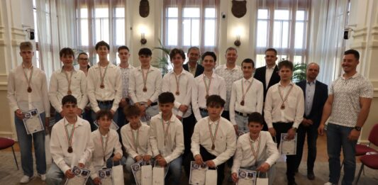 Szép siker: bronzérmes lett a HC Kiskőrös U16-os csapata