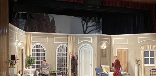 Bakancslista a színpadon – két sors találkozása a kiskőrösi előadásban