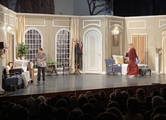 Bakancslista a színpadon – két sors találkozása a kiskőrösi előadásban